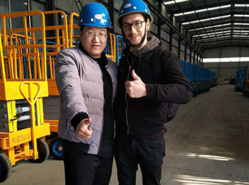 外國(guó)友人來廠參觀